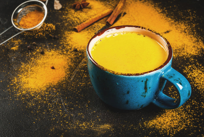 TRY THIS DELICIOUS EASY GOLDEN MILK LATTE RECIPE TODAY